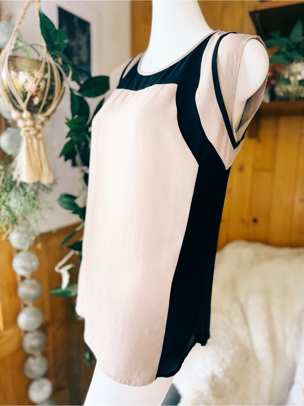 Pleione Colorblock Sleeveless Blouse Tan & Black Size XS Anthropologie